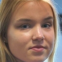 Merle Amèlie Naken