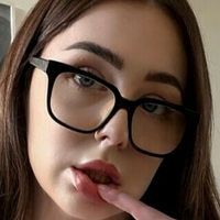 mikaylah Naken