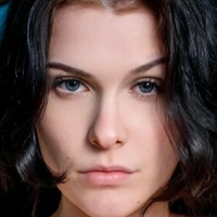 Morticia Naken