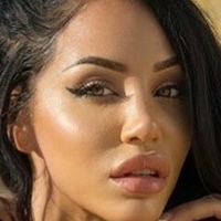 Natasha Noelle Naken