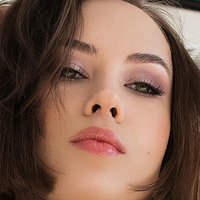 Natasha Roik Naken