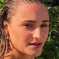 Niamh Emerson Naken