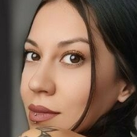 Nicole Quiros Naken