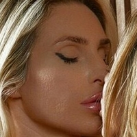 Nikki Luciaa Naken