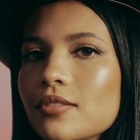 Nikki Rodriguez Naken