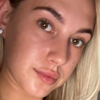 Oliviaus Naken