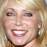 Pamela Bach Naken