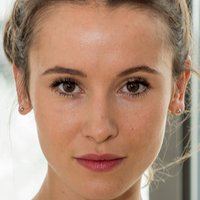 Peri Baumeister Naken