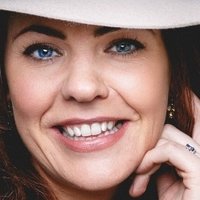 Rachel Tucker Naken