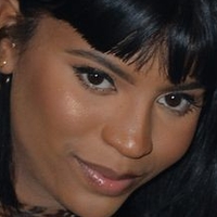 Renell Medrano Naken