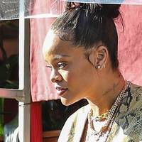 Rihanna Naken