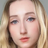 Roxane Naken