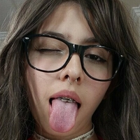 Sadlola Naken