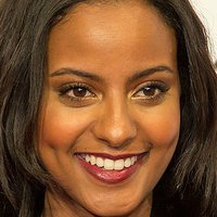 Sara Nuru Naken