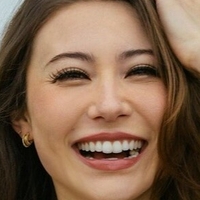 Sasha Emiri Naken
