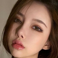 Si.Young Naken
