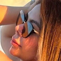 Stephanie Hernandez Naken