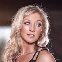 Stephanie Stoven Naken