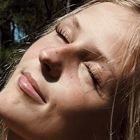Teagan Naken