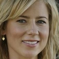 Traylor Howard Naken