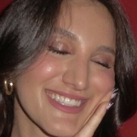 Vienna Ayla Naken