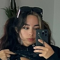 vindylou Naken