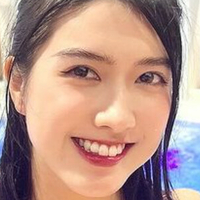 Vivian Lai Naken