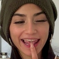 Ylegnam Naken