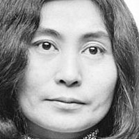 Yoko Ono Naken