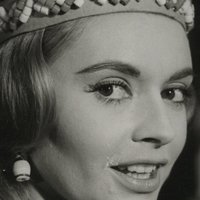 Yvonne Monlaur Naken